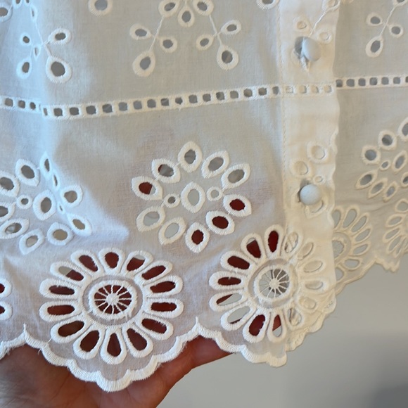 CAbi Blouse - #6084 - White Lace Cut Out Eyelet.  Size Medium. - Picture 4 of 13